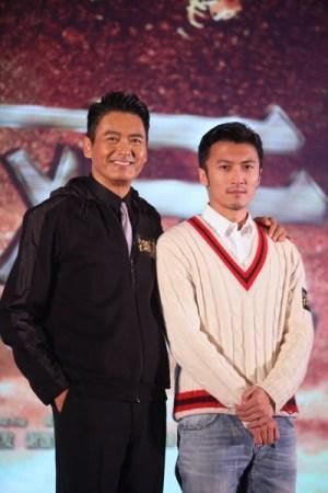 周润发黄晓明同框,两代许文强差的不止身高,脖