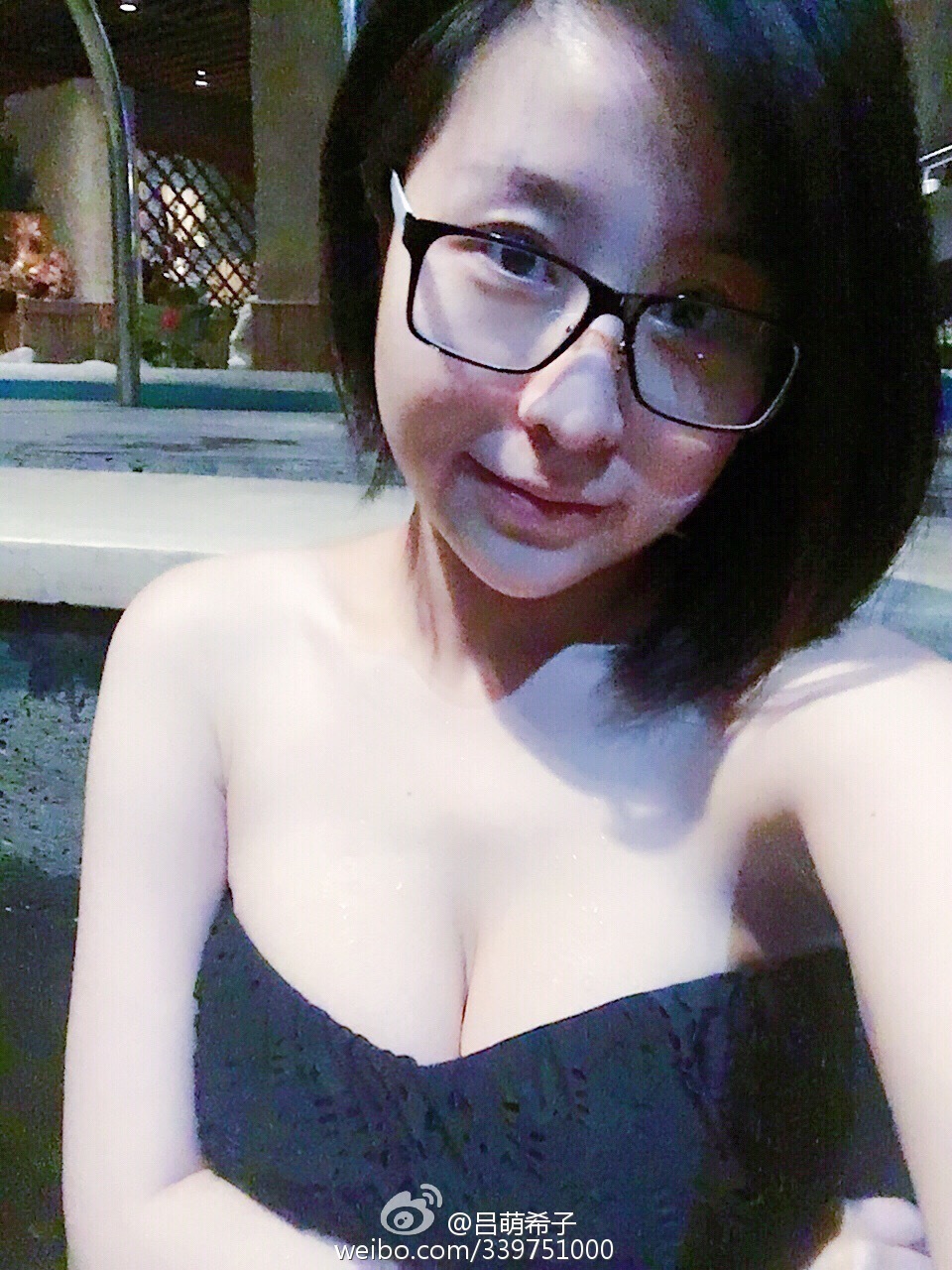 台球美女裁判胸大执裁走红 古典妹气质出众