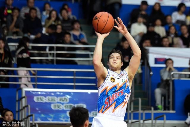 CBA常规赛:浙江不敌深圳!上海队冲击季后赛还