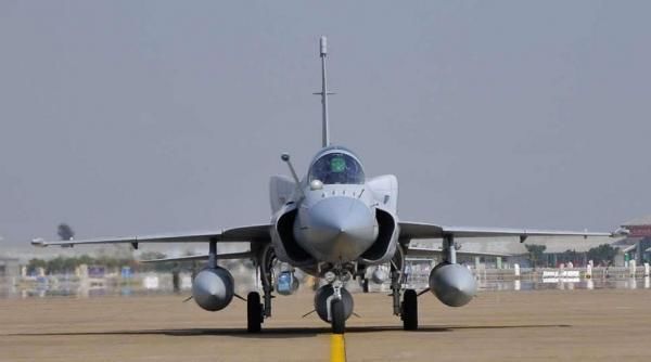 巴铁枭龙迎来最重要改进?换装国产发动机,战力