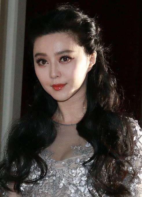 范冰冰收入1000万要缴税320万, 总收入13亿要