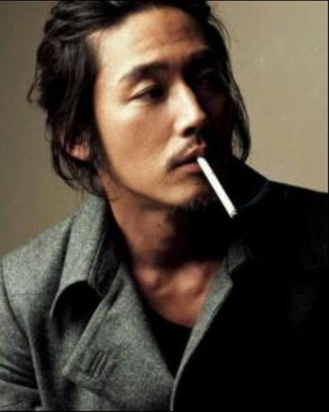 eiji与旭旭宝宝一样,也是一个早期靠竞速成名的玩家,这位玩家不光装备