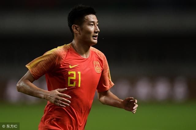 国足话题:如果对阵泰国友谊赛中用李学鹏换于