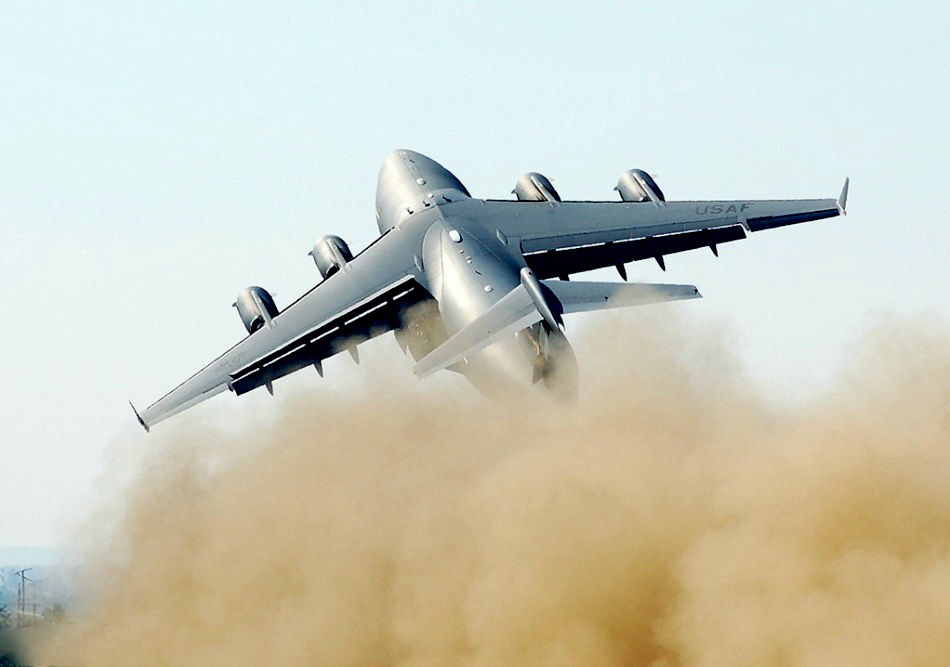 美国C-17和中国运-20起落架比较 谁更厉害?