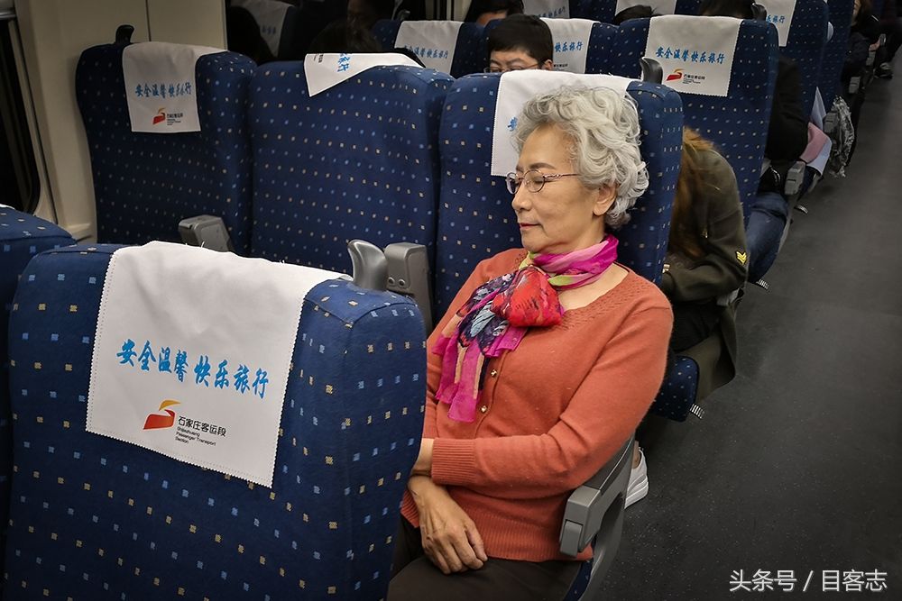 40后奶奶惊艳T台!70岁模特连拍12小时广告 工