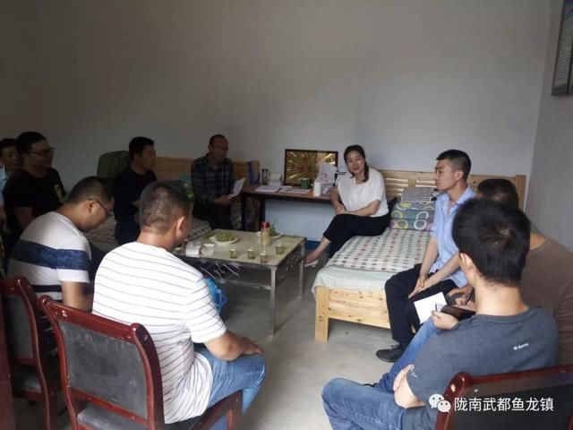 区委常委、纪委书记、监委主任路晨霞深入鱼龙