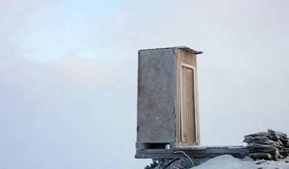 世界上最危险的厕所!网友:简直是冒死拉屎