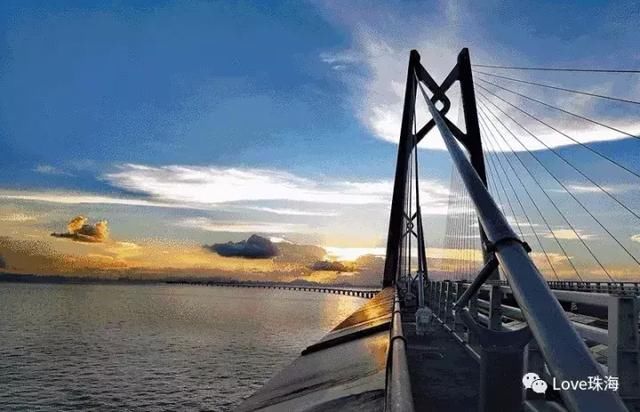 港珠澳大桥穿梭巴士车型首曝光!还有双层巴士