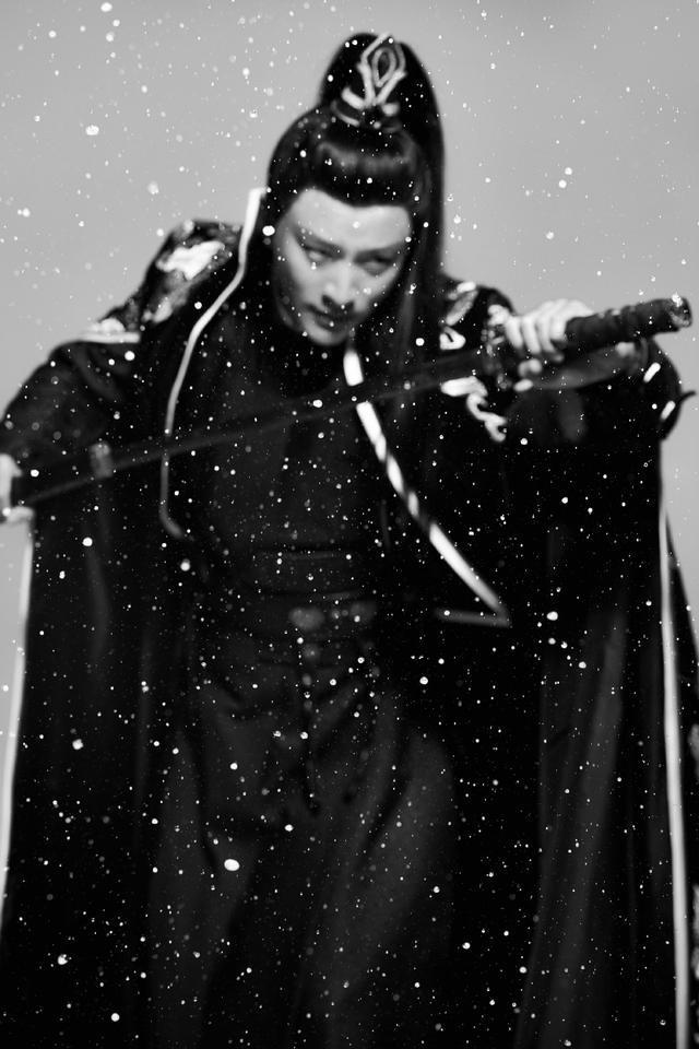 贾乃亮晒久违古装造型照 一袭长袍高马尾英气逼人(图4) 贾乃亮晒久违古装造型照 一袭长袍高马尾英气逼人(图4)