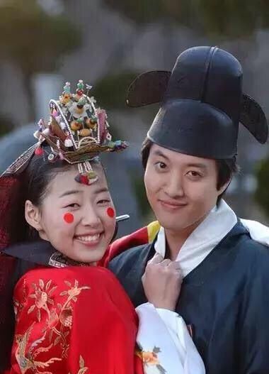 《新娘十八岁》的女主,曾与李东健因戏生情,如