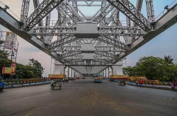 印度这座大桥屹立70年安然无恙,却因印度烟民