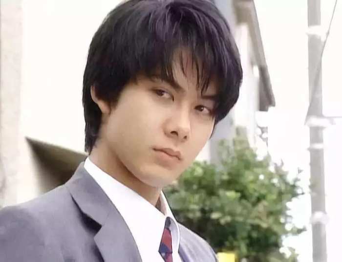 世界上最帅的男生小学生 t01e4d3c66ade13e586.jpg?size=700x536