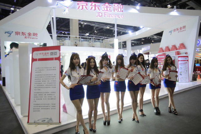 刘强东在外包养小三?名字叫小微,事实却是如