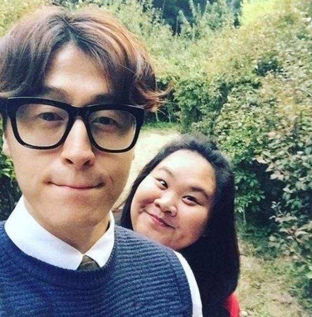 三观被刷新!抖音里的高颜值小哥有个200斤的女