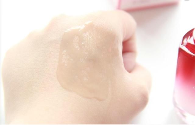 抖音爆火的护肤品别再买错神仙水,会烂脸