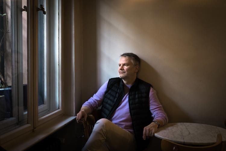 德国人悄然经过统一的二分点,但柏林墙仍然存