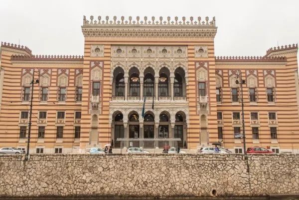 这个前两天刚免签小众景美的欧洲国家,现在不