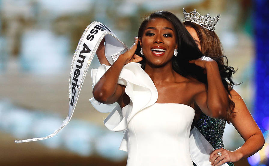 美国小姐选美大赛 纽约小姐摘桂冠