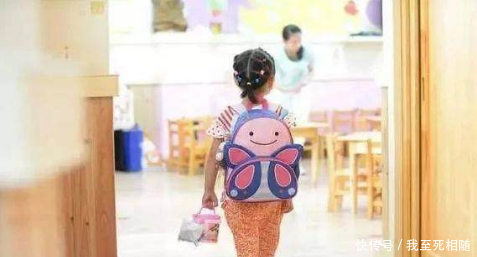 幼儿园老师发错消息秒撤回,被细心家长截图,知