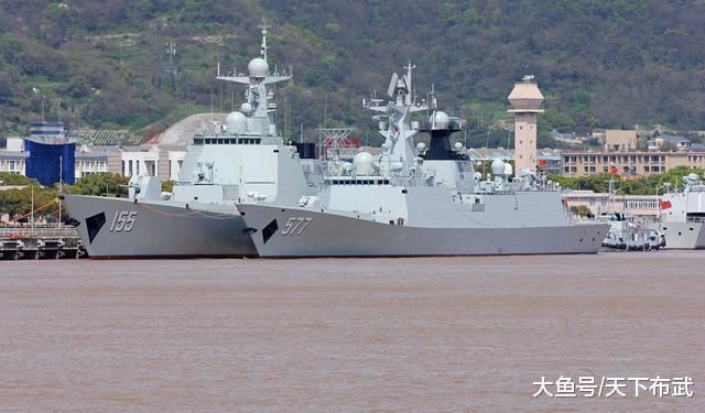 如此低调,055二号舰下水,两艘052D服役,竟无人