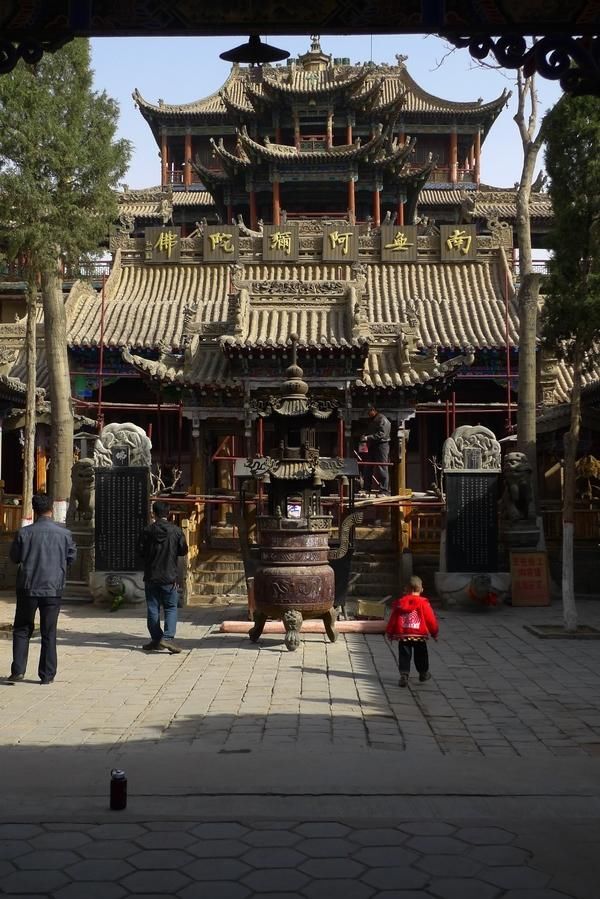 沙坡头个人觉得一般,但是中卫这个小城,尤其是高庙都还是很有韵味的.