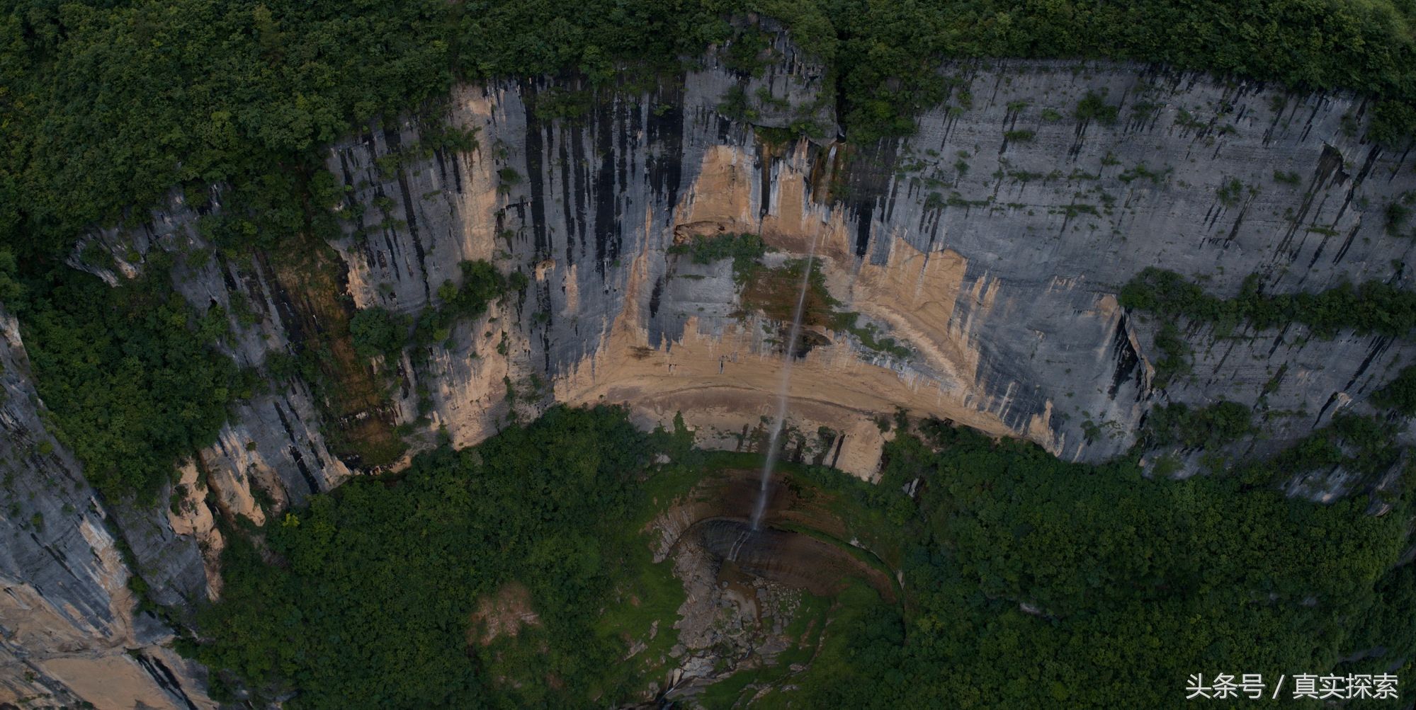 湖北神农架大九湖到重庆巫山当阳大峡谷的罕见