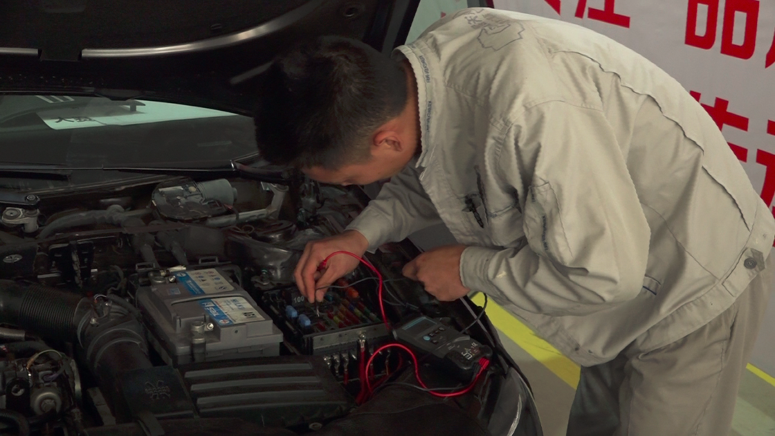 半小时修好故障车 这几手老司机都不知道