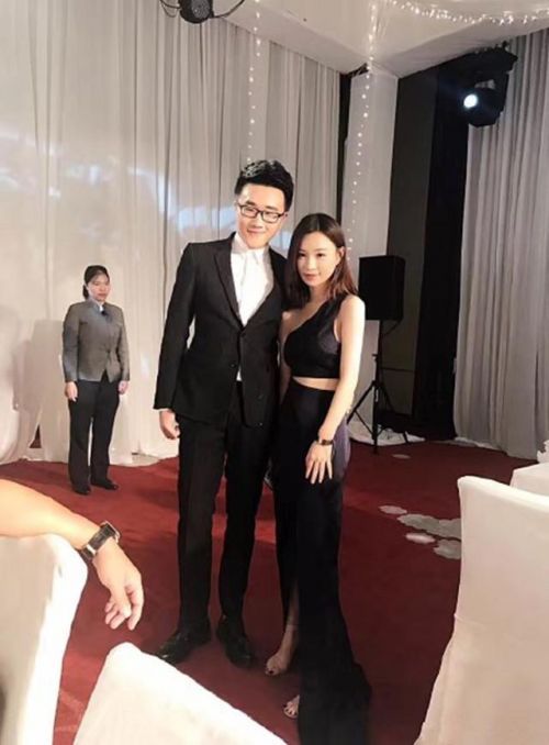 雪梨疑接受求婚订疑似有孕 富二代男友张珩背