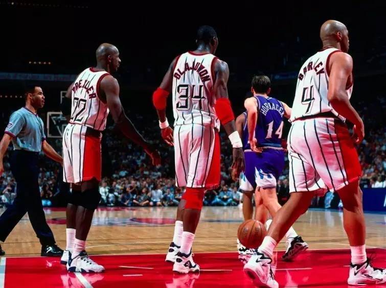 NBA历史最强三巨头排行是不是这样