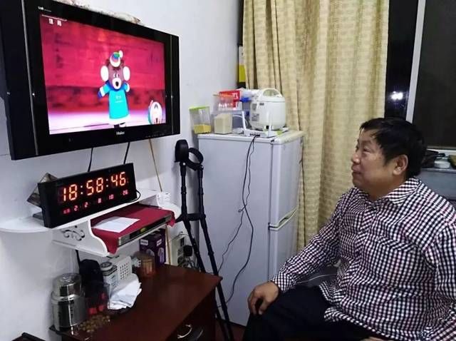 东大机器人班在看残奥会8分钟,他们说毕业后