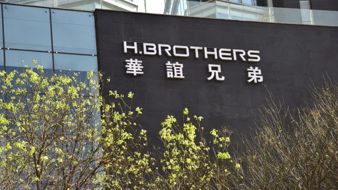 华谊兄弟英雄老矣？两年巨亏17亿 年关甩卖子公司 离退市还有多远？