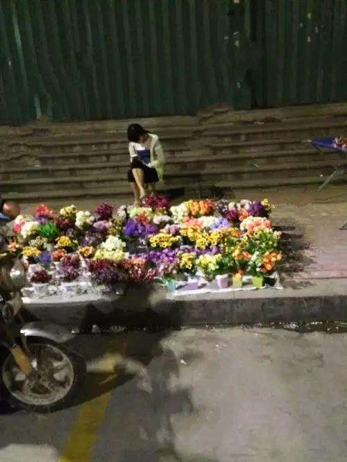 内涵段子: 你能保证你天天风雨无阻的去上班吗