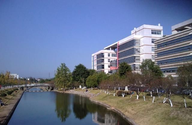 这三所非211一本大学,排名很低,王牌专业就业