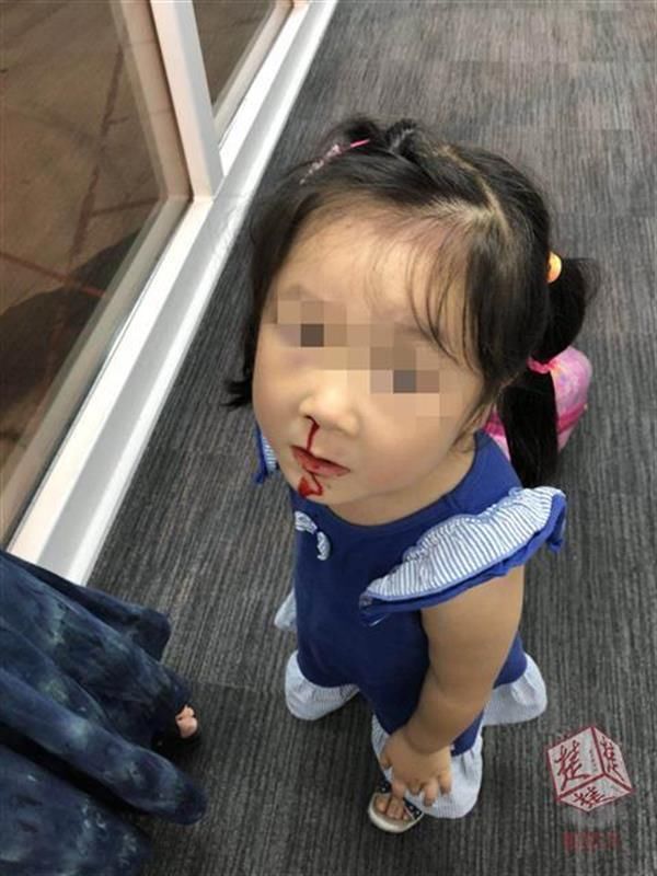 飞机出故障三度登机飞不了,折腾一天一夜后部