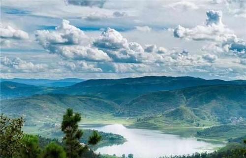 是云南第三大城市,GDP全国第四,人口稀少十几