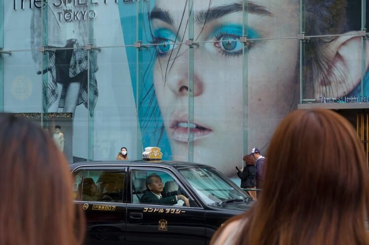 日本街头广告,一看就知道日本服务行业为何发