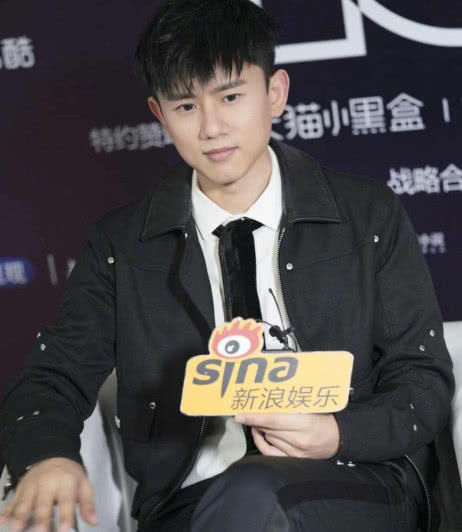 张杰首谈带娃技巧:喂奶拍嗝哄睡都十分上手,为