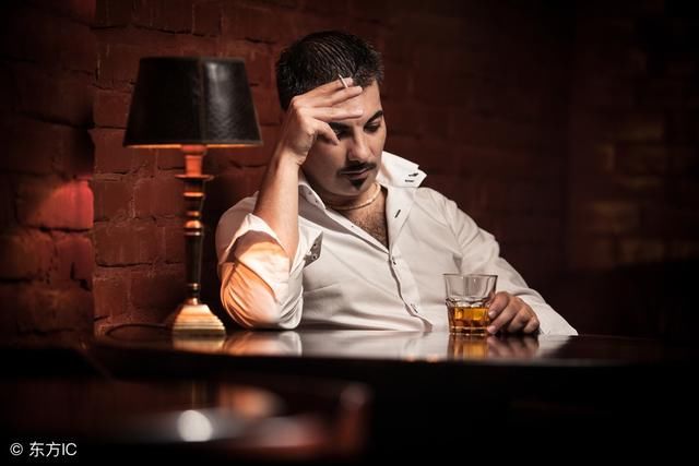 女孩对抽烟的男生,第一印象是什么?