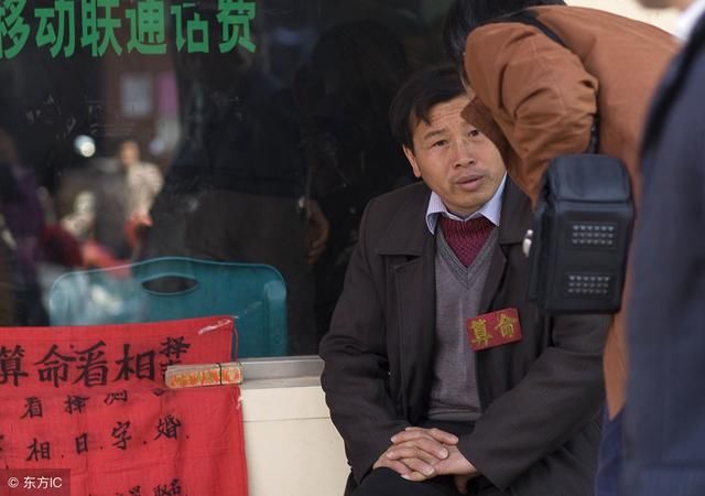 夫妻经常吵架,婚姻走到边缘,离婚途中遭遇车祸