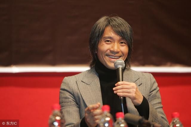 马云一天就赚200个亿,问周星驰一年赚多少钱?