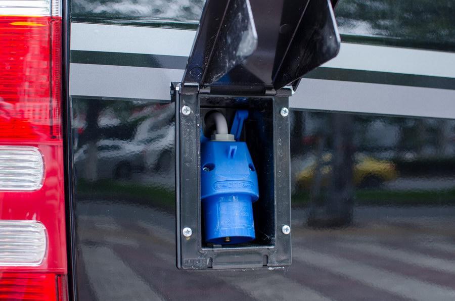 t01e832228e0d2b21a2.jpg?size=900x596