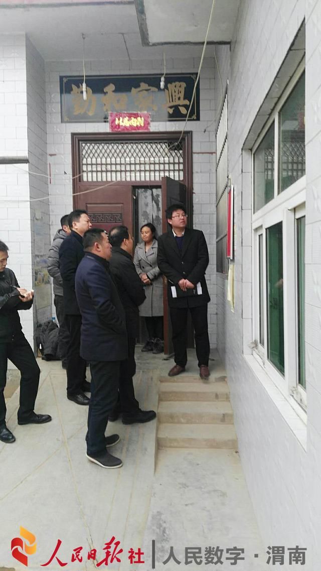 华阴市市长李新功深入走访孟塬镇晓鹏村