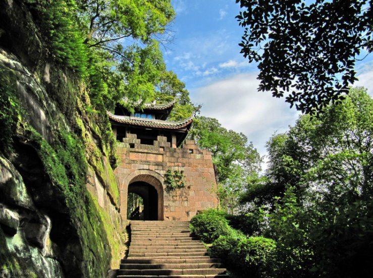 中国唯一的不败之城,蒙元几十万兵马,日本打到