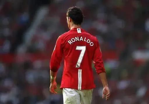 C罗转会剧情反转!皇马反悔,曼联加入争夺!一切