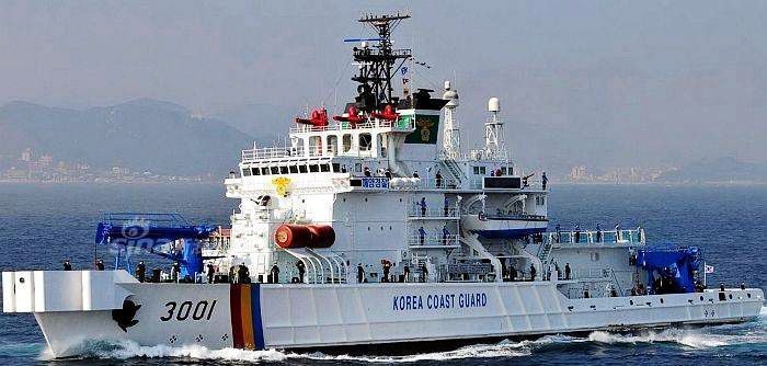 1993年服役的“太平洋”级是韩国海警第一型3000吨级直升机巡逻舰，主要着重于海上救难与警备，也兼用于打捞，铺设海底电缆等功能，高耸的船楼是其特征。