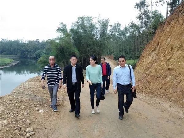 关注驻市检察院纪检组开展深化扶贫领域腐败和