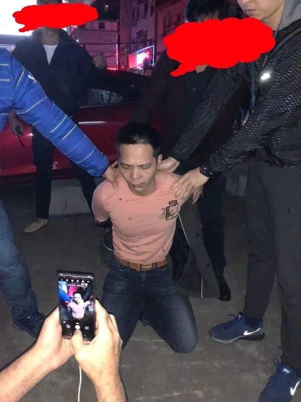 据平安饶平今晚(11月26日)通报:11月21日晚,饶平县发生一宗涉枪案件