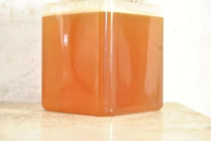 经常用蜂蜜洗脸可以减少皱纹, 让肌肤更有弹性