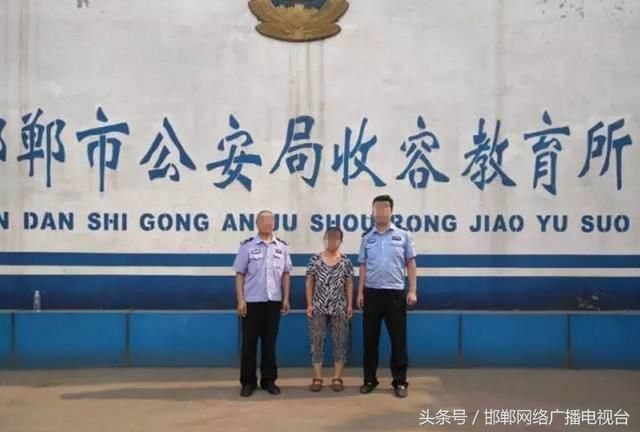 邯郸一早餐点女摊主竟舀起锅中滚烫热油泼向城管…… 邯郸一早餐点女摊主竟舀起锅中滚烫热油泼向城管……