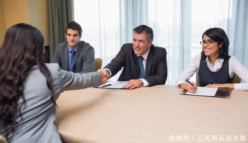 面试官:哪一个字永远写不好?姑娘回答1个字,直